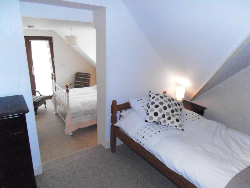 The Old Manse B & B Ballycastle Room photo